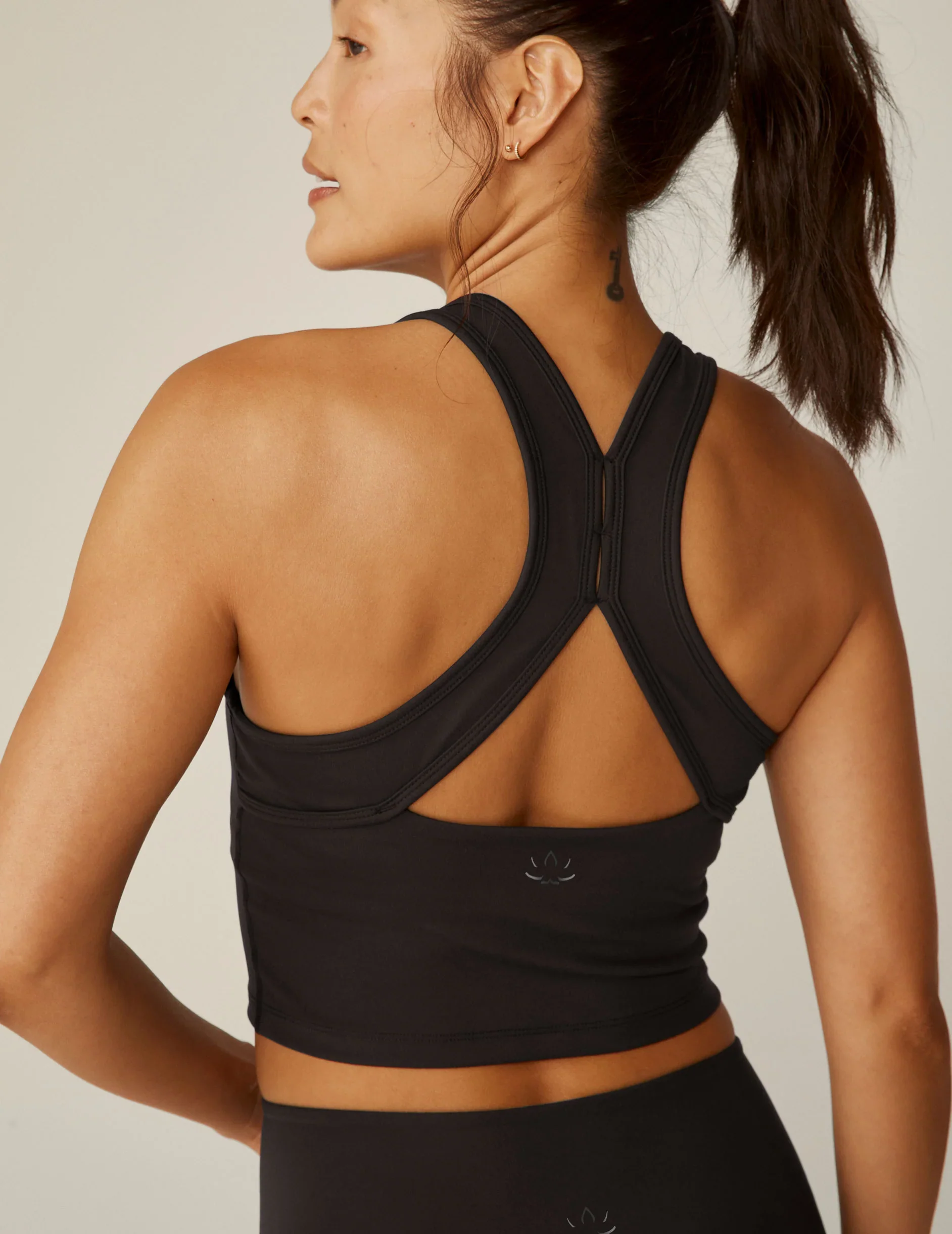POWERBEYOND™ Strive Cropped Tank - Image 2