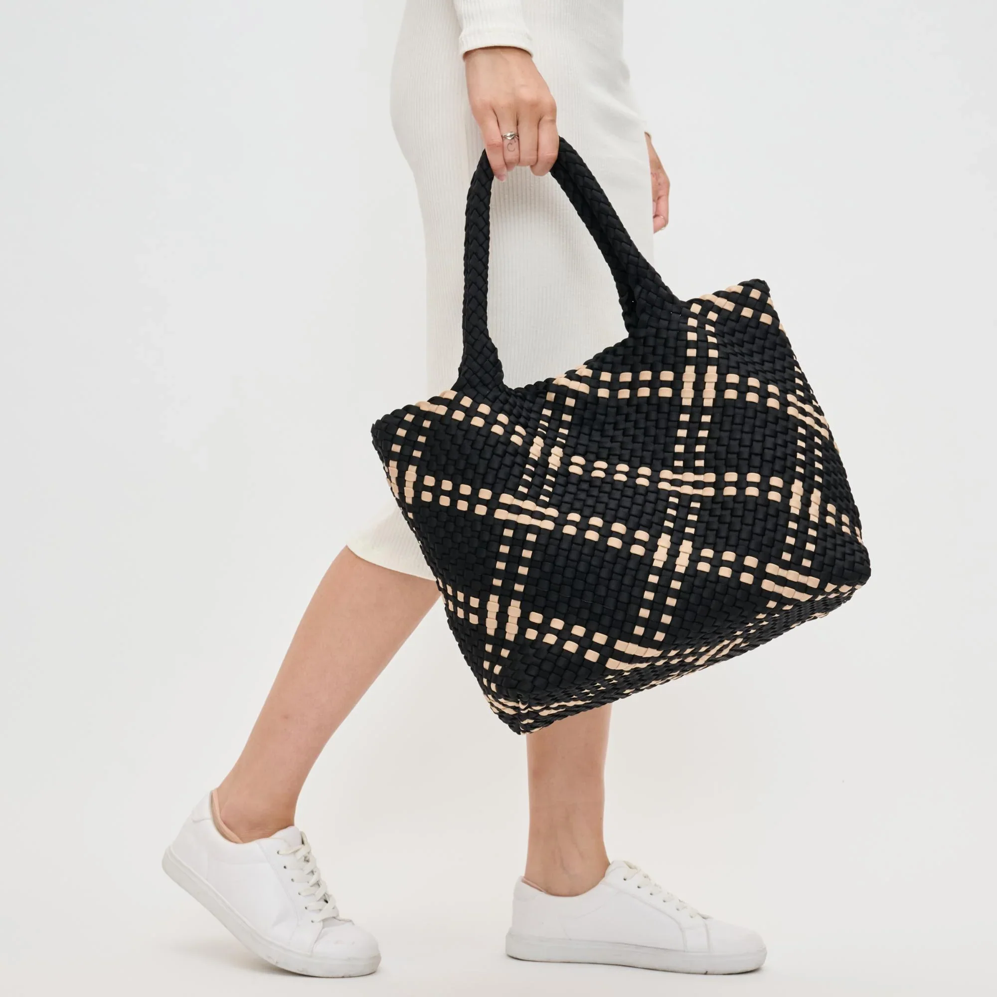 Sky's The Limit Medium Tote in Black Nude - Image 3