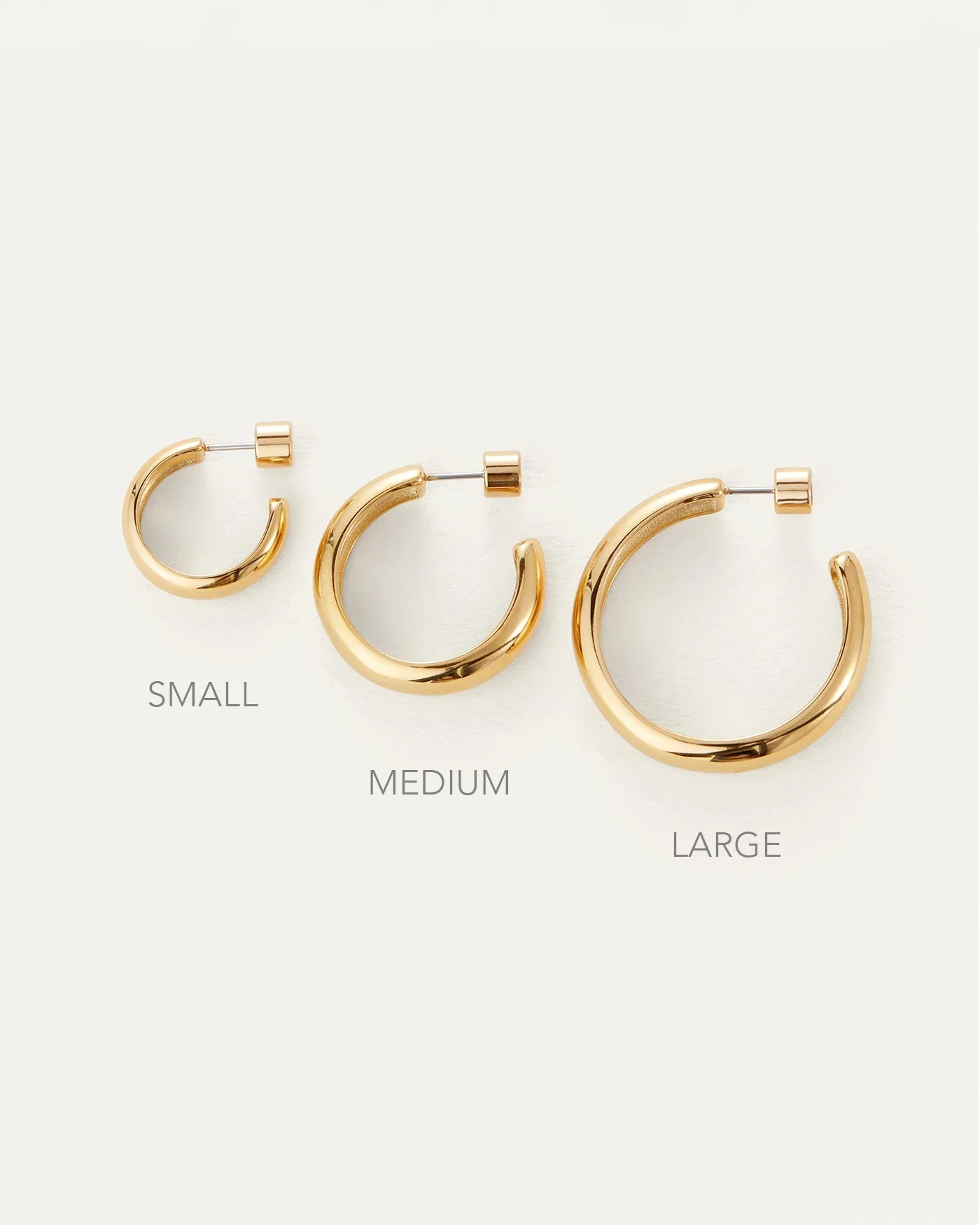 Staple Hoop Earrings Small in Gold - Image 4